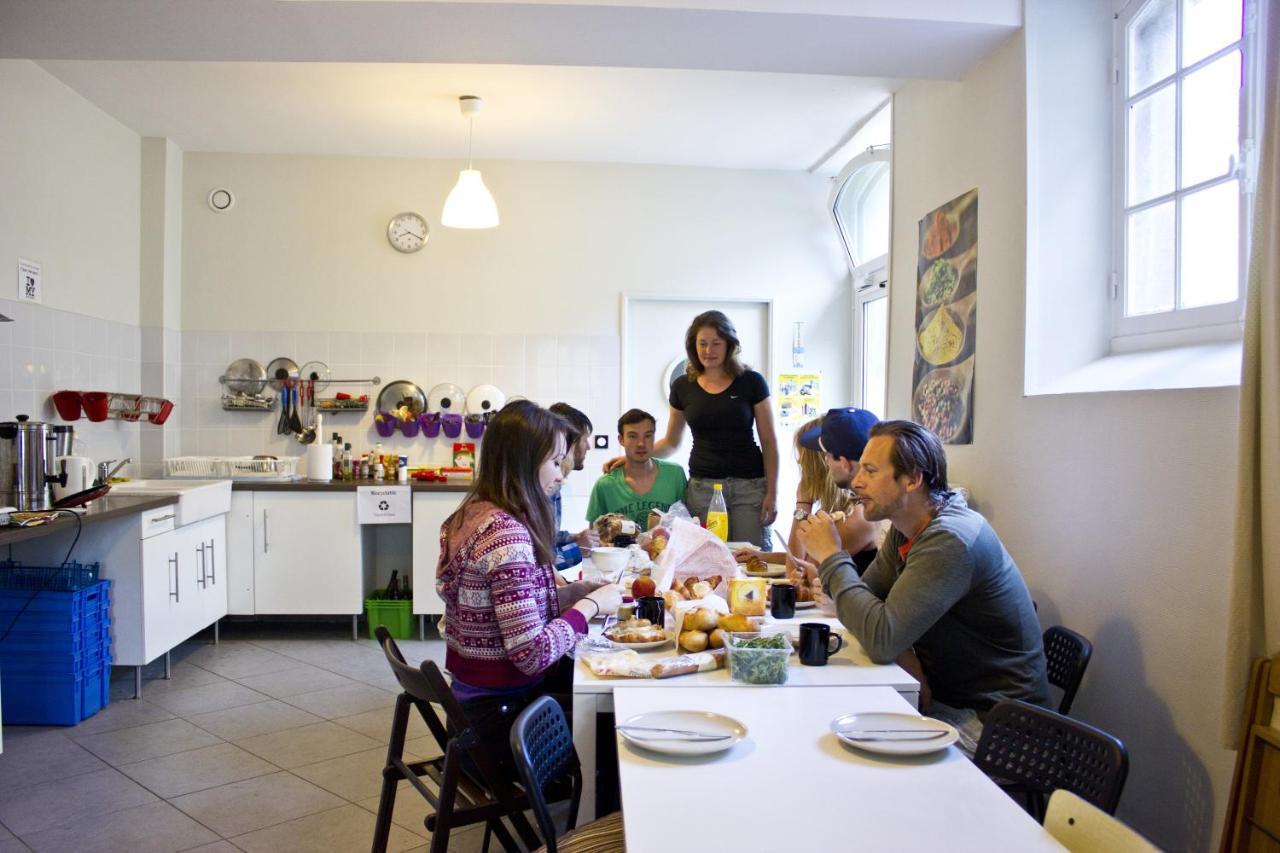 Fontaineblhostel Hostel & Camping Near Fontainebleau La Chapelle-la-Reine エクステリア 写真