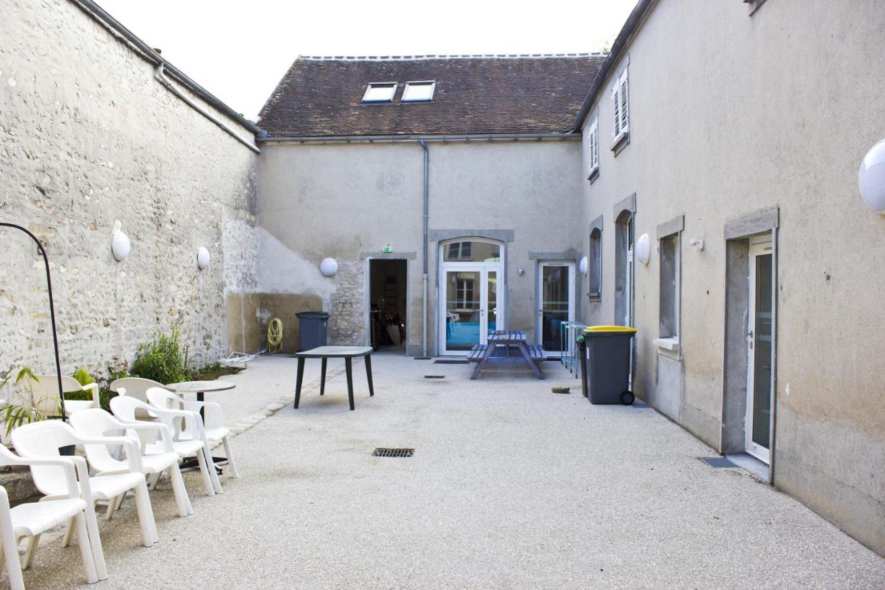 Fontaineblhostel Hostel & Camping Near Fontainebleau La Chapelle-la-Reine エクステリア 写真